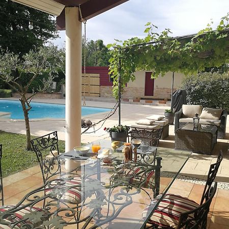 Au Doux Repos Bed & Breakfast Lucbardez-et-Bargues Eksteriør bilde