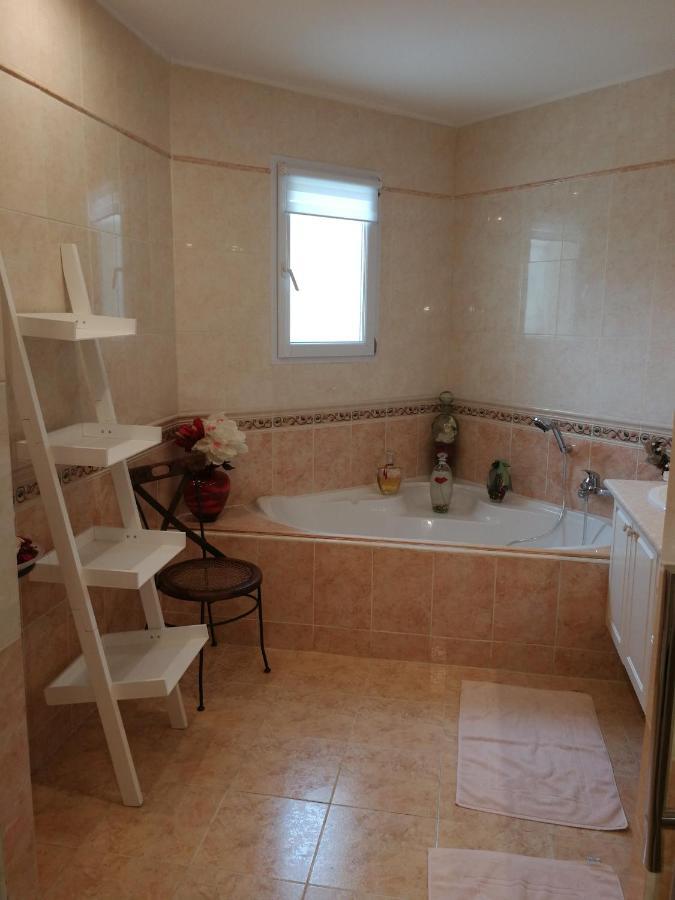 Au Doux Repos Bed & Breakfast Lucbardez-et-Bargues Eksteriør bilde