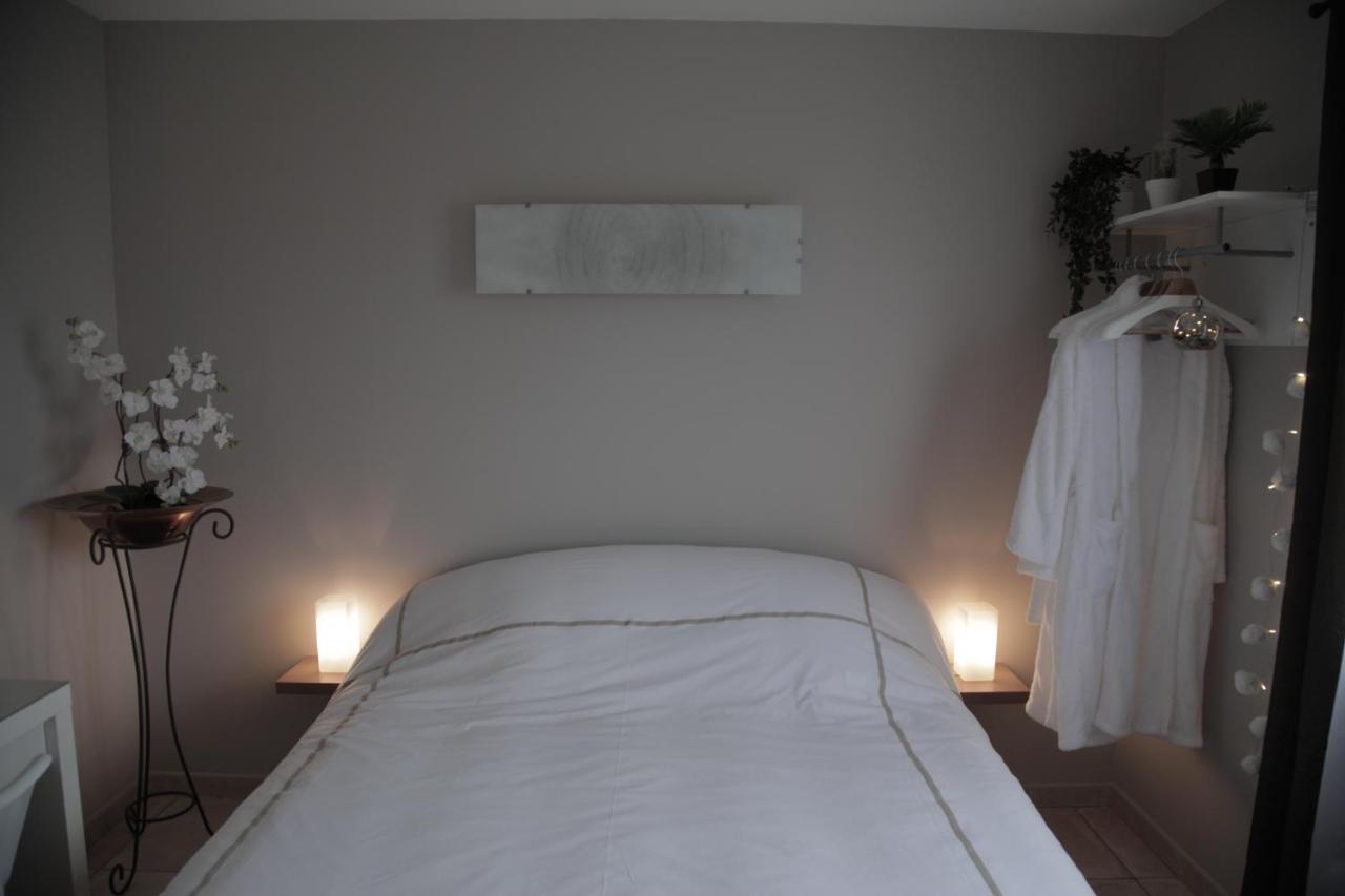 Au Doux Repos Bed & Breakfast Lucbardez-et-Bargues Eksteriør bilde
