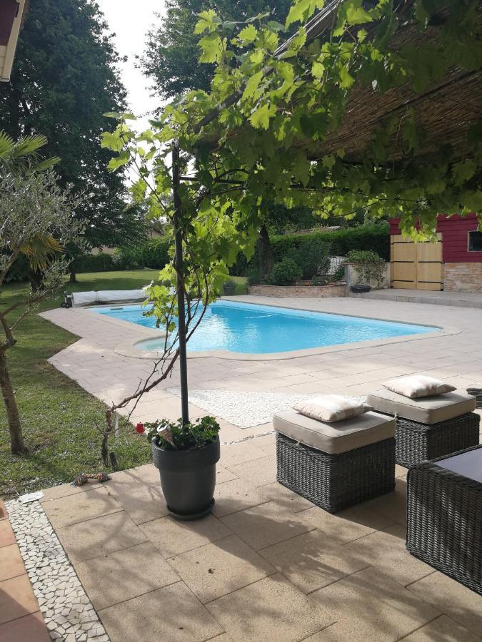 Au Doux Repos Bed & Breakfast Lucbardez-et-Bargues Eksteriør bilde