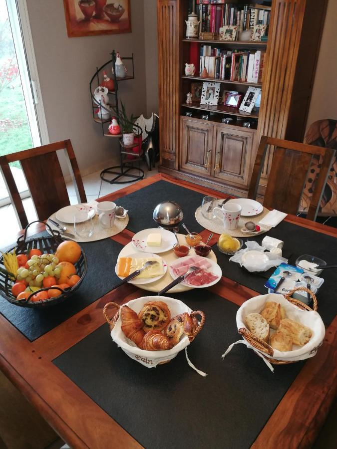 Au Doux Repos Bed & Breakfast Lucbardez-et-Bargues Eksteriør bilde